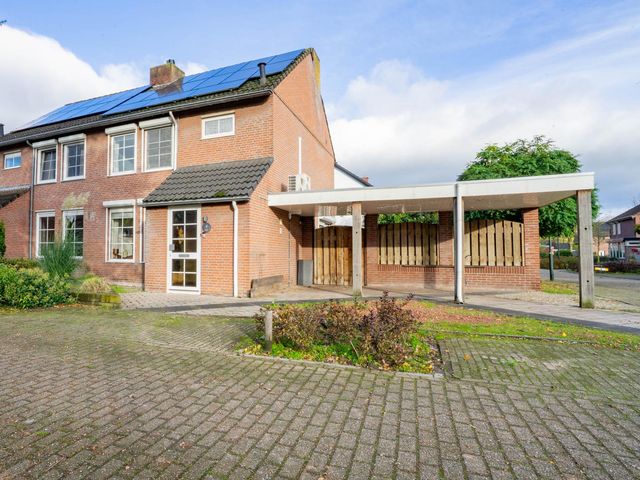 Duinroosstraat 4, Bakel