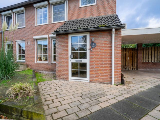 Duinroosstraat 4, Bakel