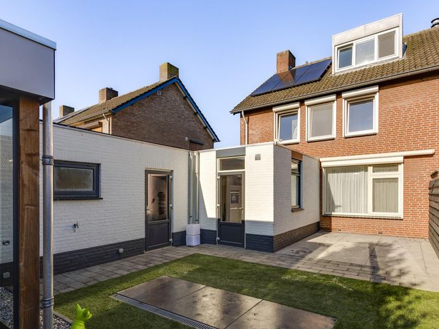 Leeuwebekstraat 54, Ospel