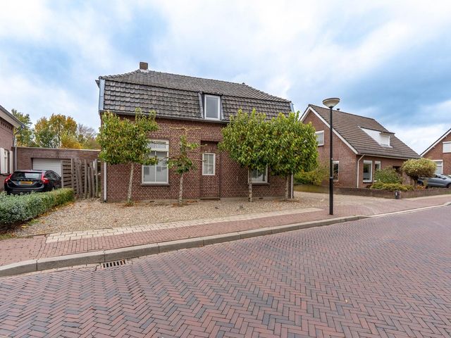 Spoorstraat 58, Vierlingsbeek
