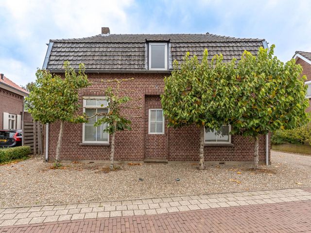 Spoorstraat 58, Vierlingsbeek