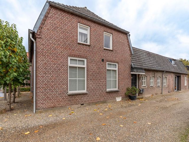 Spoorstraat 58, Vierlingsbeek