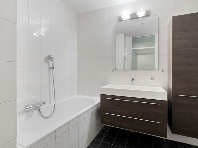 Louise Henriëttestraat 2B, Den Haag