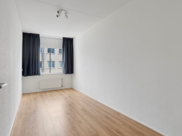 Louise Henriëttestraat 2B, Den Haag