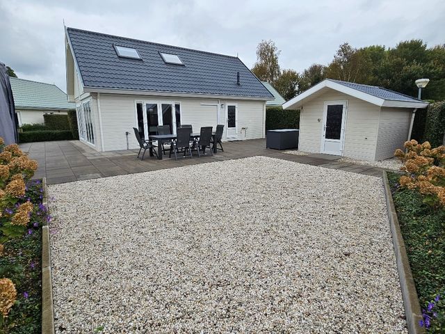 Achterzeedijk 1A42, Barendrecht