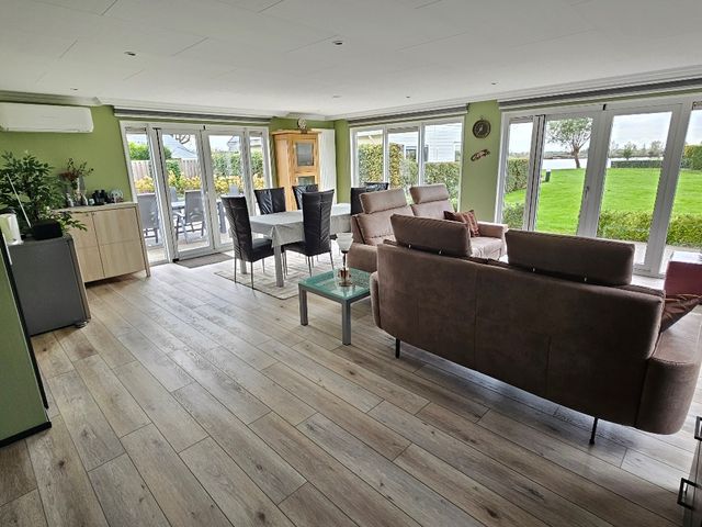 Achterzeedijk 1A42, Barendrecht