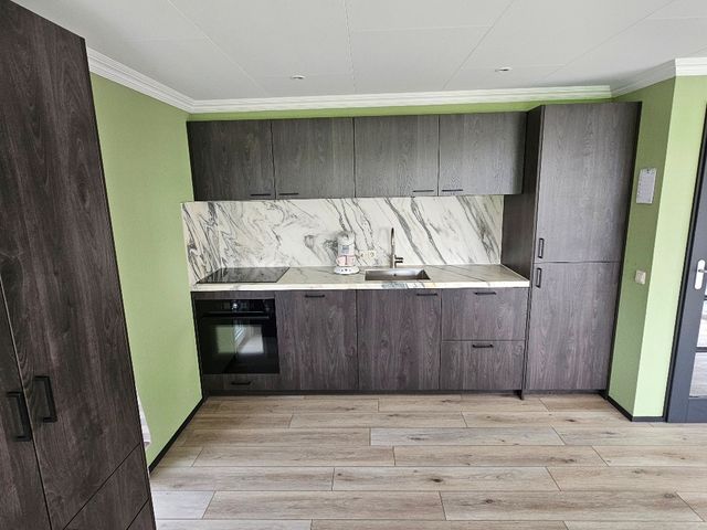 Achterzeedijk 1A42, Barendrecht