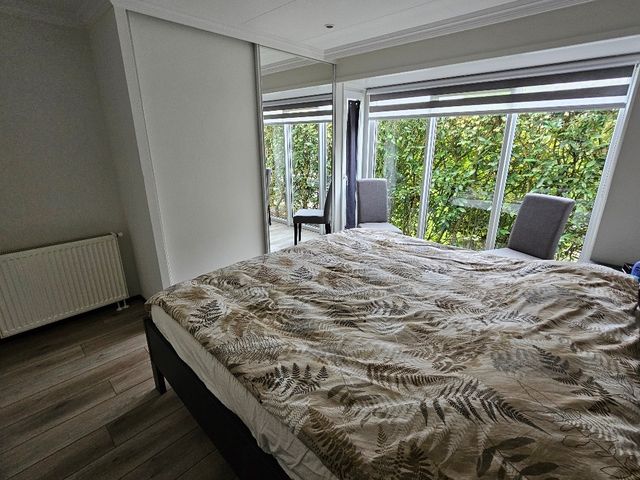 Achterzeedijk 1A42, Barendrecht