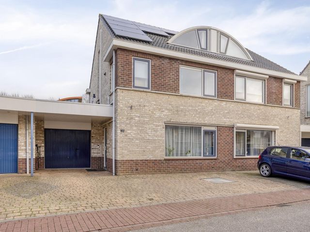 Parelmoerboog 10, Terneuzen