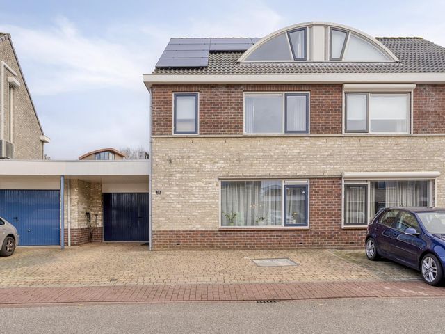 Parelmoerboog 10, Terneuzen