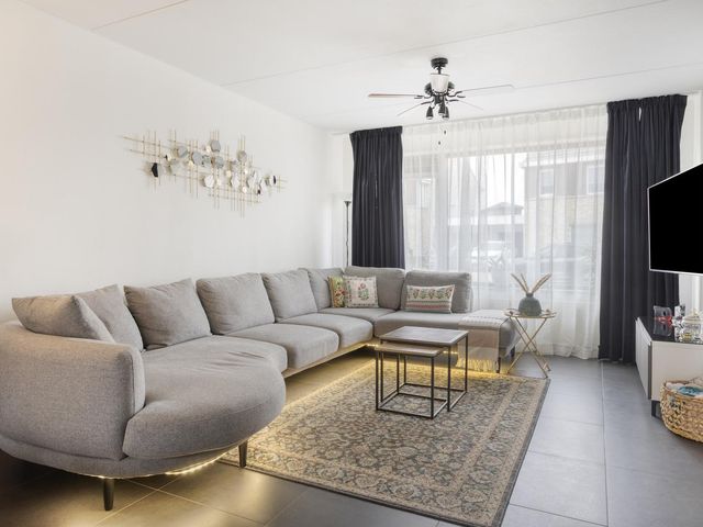 Parelmoerboog 10, Terneuzen