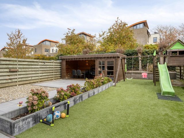 Parelmoerboog 10, Terneuzen