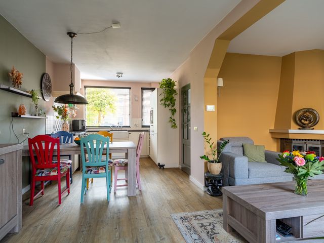 Van Hogendorpstraat 13, Almkerk