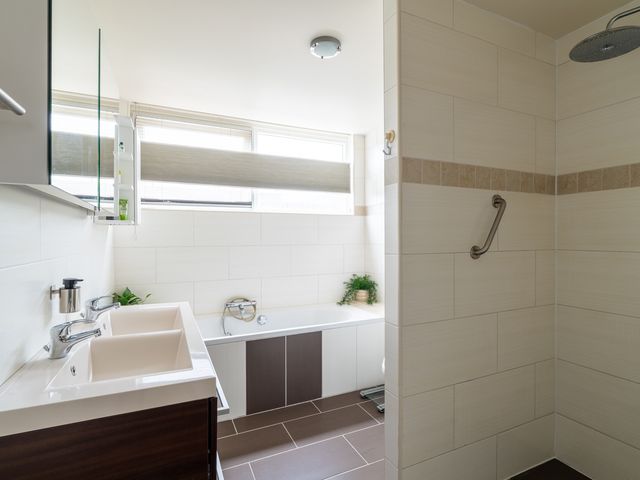 Van Hogendorpstraat 13, Almkerk