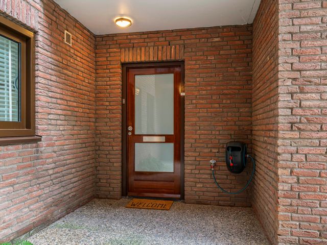 Troelstraplein 11, Leiden