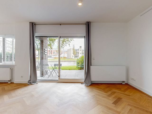 Troelstraplein 11, Leiden