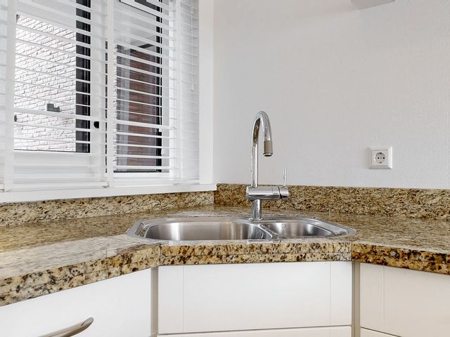 Troelstraplein 11, Leiden