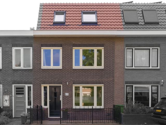Keern 115, Hoorn
