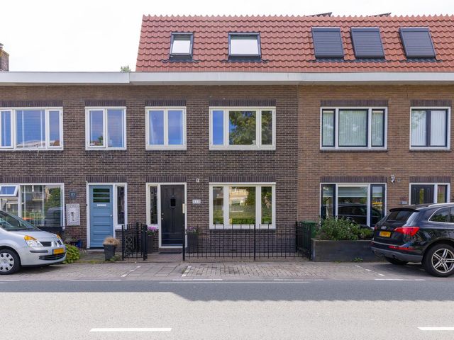 Keern 115, Hoorn
