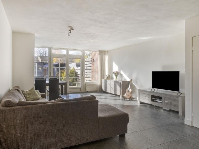 Ooievaarshorst 6, Grave