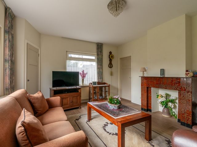 Laauwikstraat 75, Lent