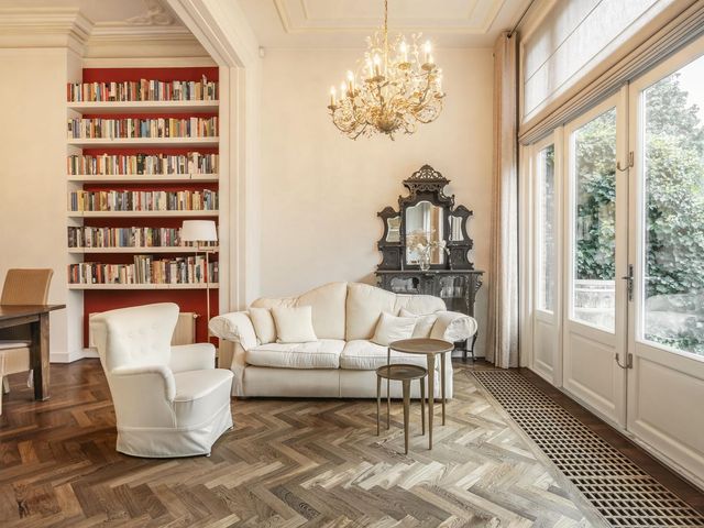 Raadhuisstraat 6, Terheijden