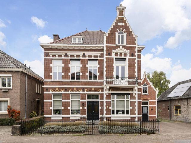 Raadhuisstraat 6, Terheijden