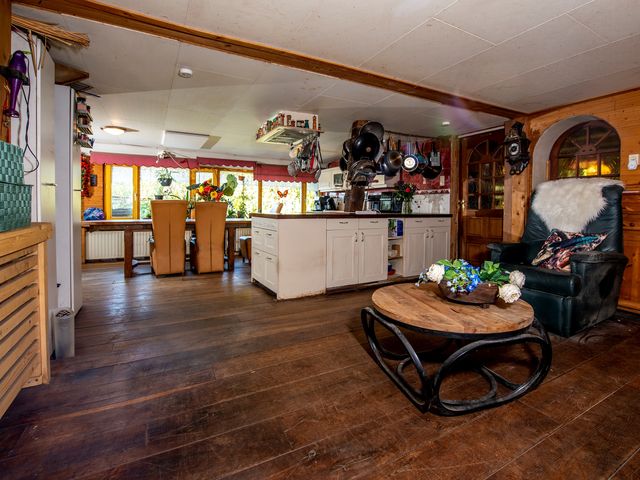 Dorpsstraat 6, Vriescheloo