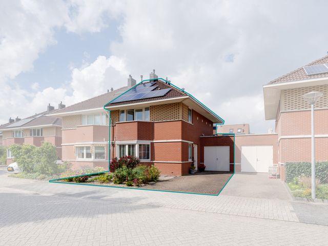 Jacques Bloemhof 60, Hoorn