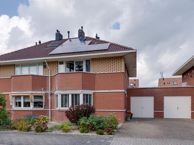 Jacques Bloemhof 60, Hoorn