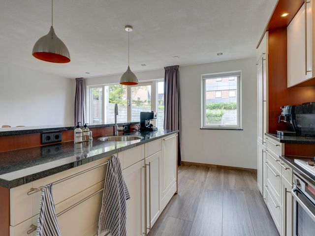 Jacques Bloemhof 60, Hoorn