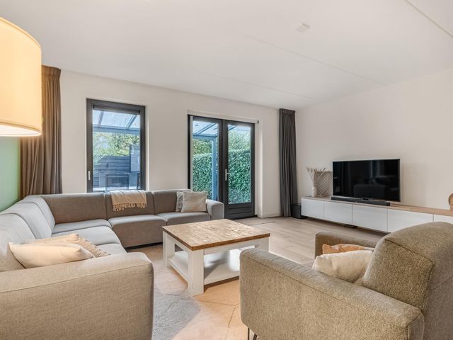 Tribunusallee 22, Huissen