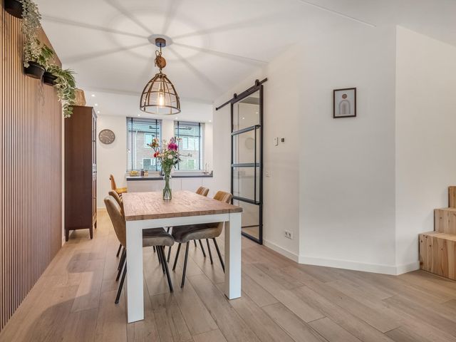 Tribunusallee 22, Huissen