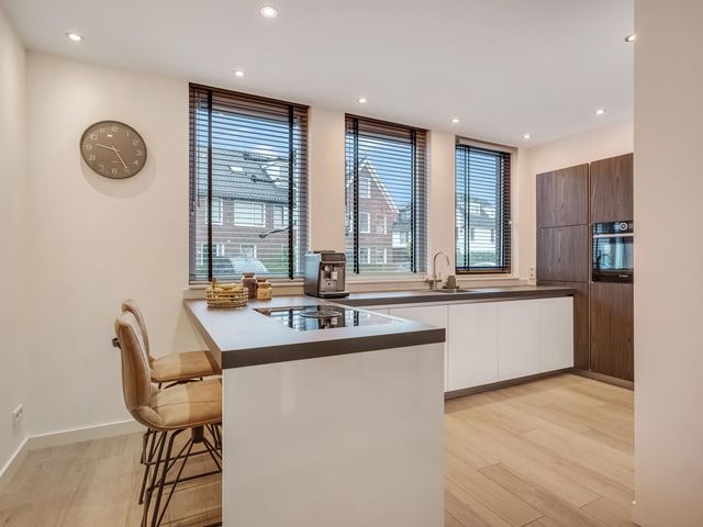 Tribunusallee 22, Huissen