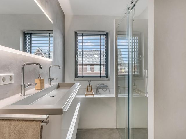 Tribunusallee 22, Huissen