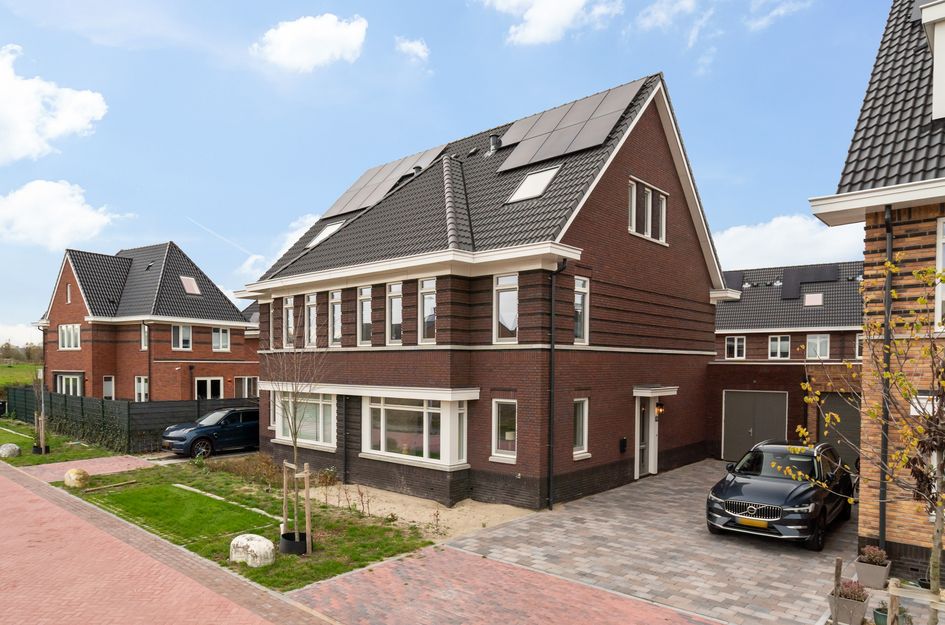 Annet Nieuwenhuijzengracht 11