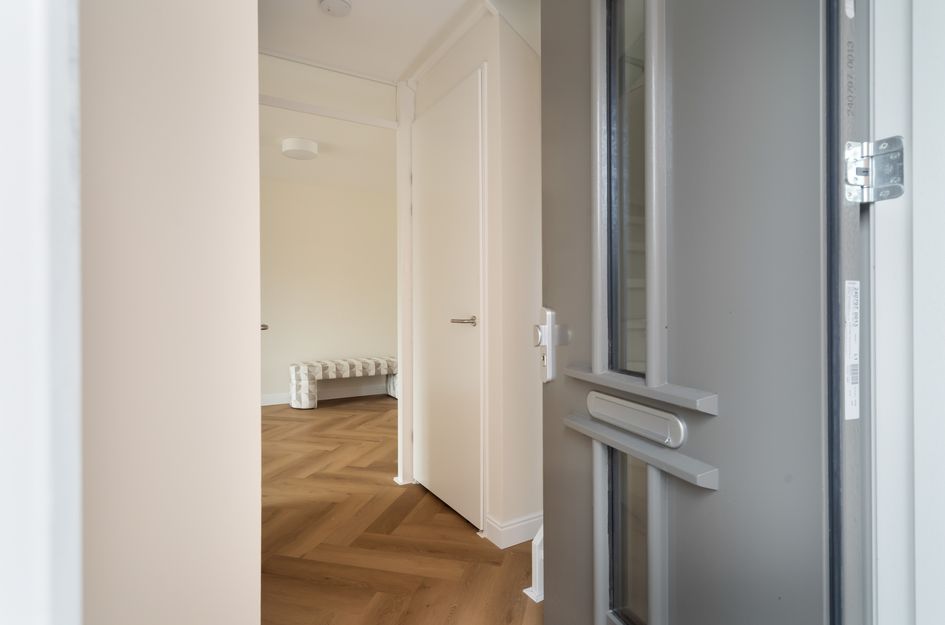 Annet Nieuwenhuijzengracht 11