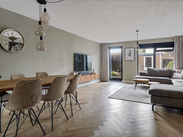 Van Goghhof 79, Hoorn