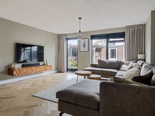 Van Goghhof 79, Hoorn