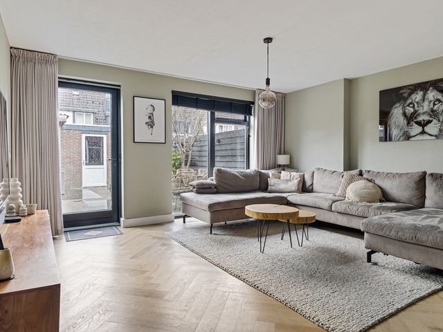 Van Goghhof 79, Hoorn