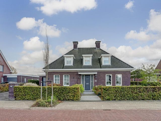 Kamperfoeliestraat 36, 'S-Gravenpolder