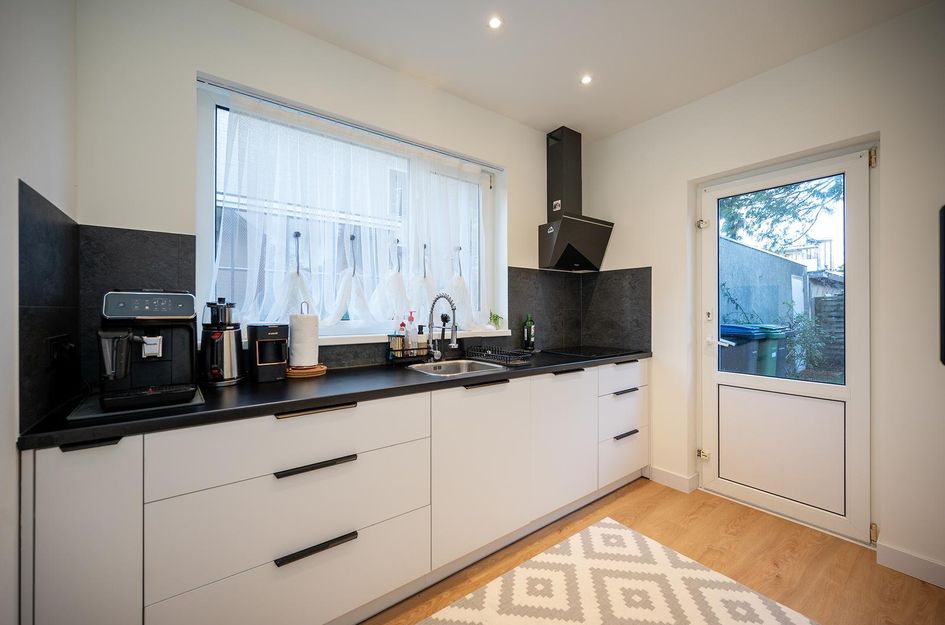 Mr. G. Groen van Prinstererlaan 100