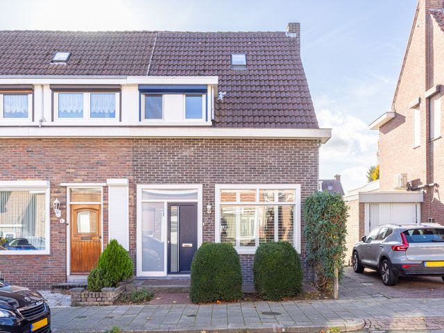 Leeuwerikstraat 27, Geleen
