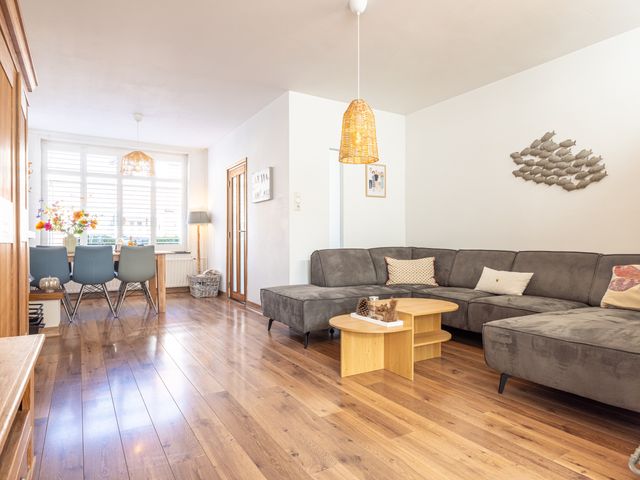 Leeuwerikstraat 27, Geleen