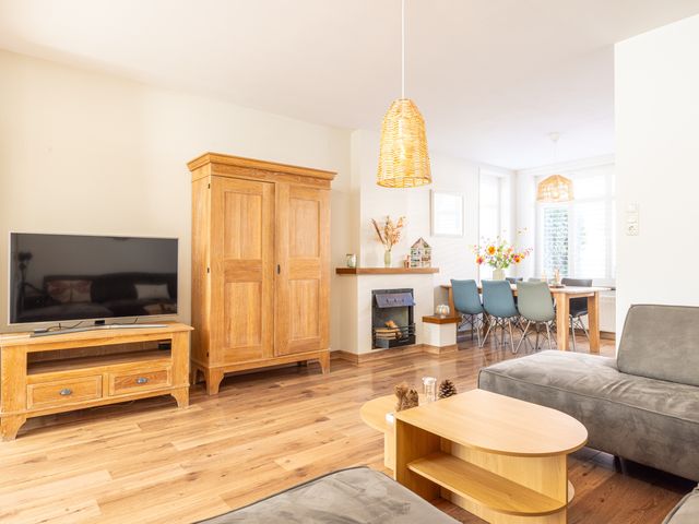 Leeuwerikstraat 27, Geleen