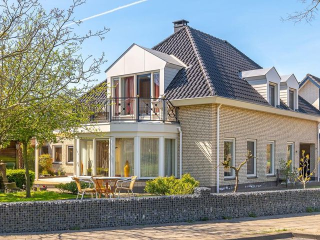 Vrouwenlaan 100, Zwolle