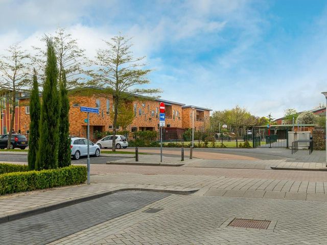 Vrouwenlaan 100, Zwolle