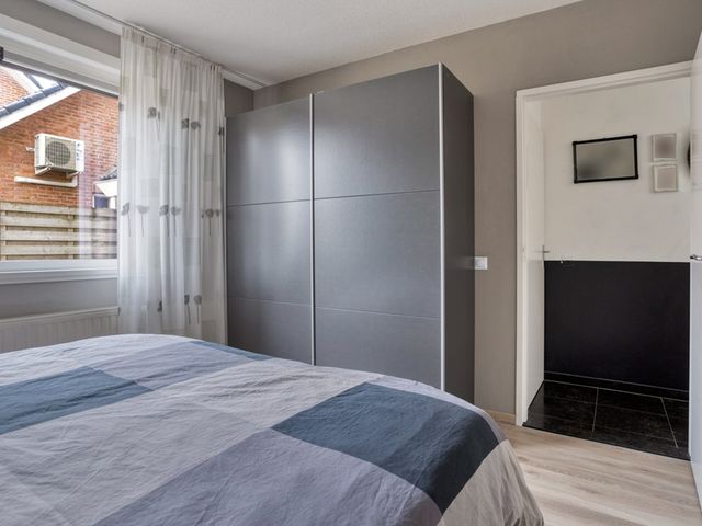 Leeuwerikstraat 18, Hulst