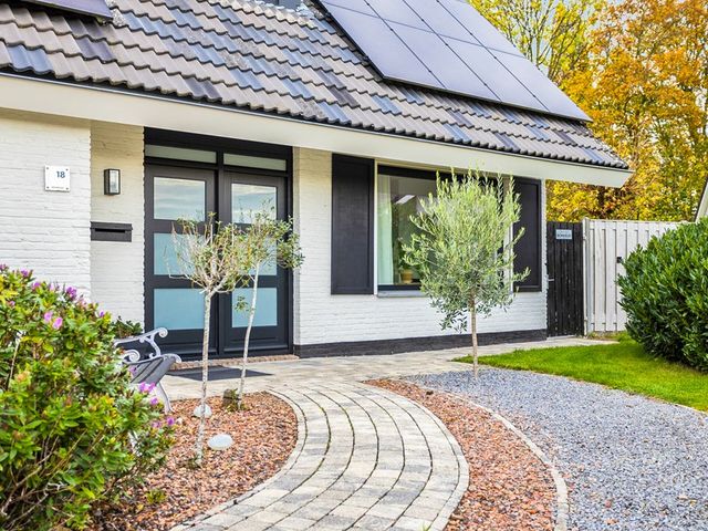 Leeuwerikstraat 18, Hulst