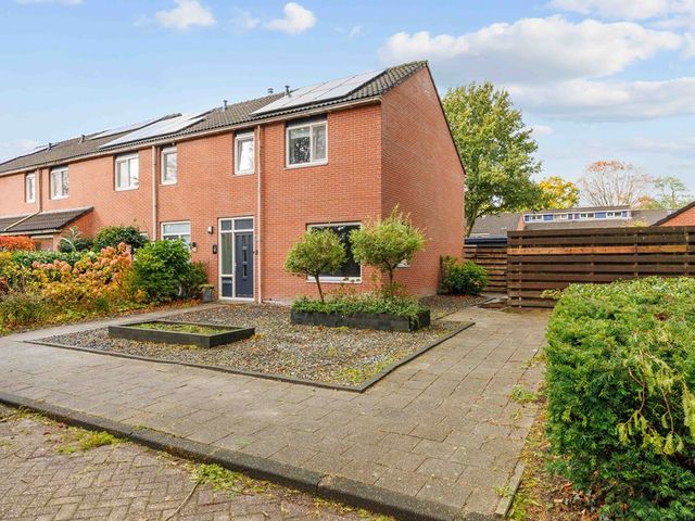 Van Ewsumstraat 8, Marum